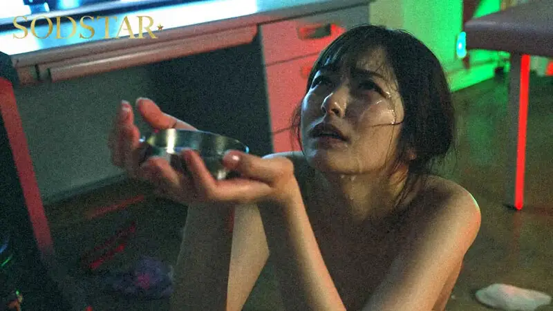 皆から好かれる院内のムードメーカー看護師A（26）職場で隠れモテしている既婚ドクターYが調合した謎のビタミン剤を盛られキメセク漬け ガンギマリよだれ垂れ流しグラインド騎乗位中毒者に 青空ひかり No.11