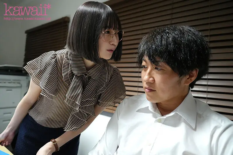 「ゴムなくなっちゃった…生でもいいですよ」終電なくなり後輩女子社員の部屋に… 無防備すぎる部屋着と乳首ポッチに興奮した僕は妻ともしたことない人生初中出し 一晩中モウレツにハメ狂った… 松岡美桜 No.2