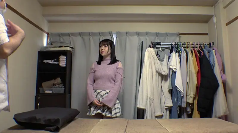 媚薬オイルマッサージ 痴●盗撮＆中出し素人娘VOL.65 超強力媚薬を配合したマッサージオイルを施術中に知らずに塗りこまれたオンナは、身体の火照りに驚き、チ〇ポを欲しがる自分に戸惑い、垂れ出したマン汁に恥ずかしがりながらも生ハメ中出しまで欲してしまう！ No.3