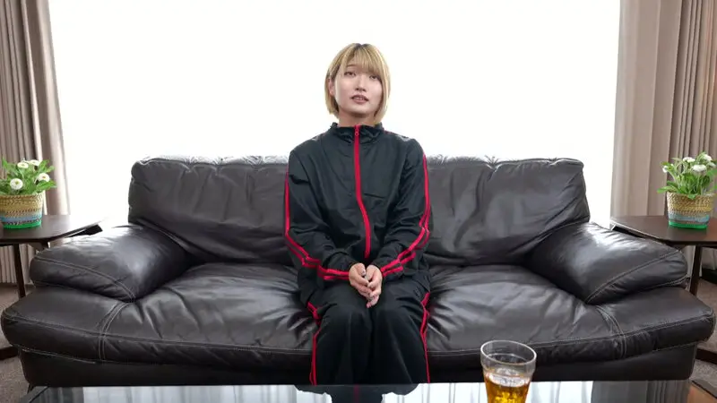 派手目女子がすっぴんで自慰行為から性行為披露！ No.7