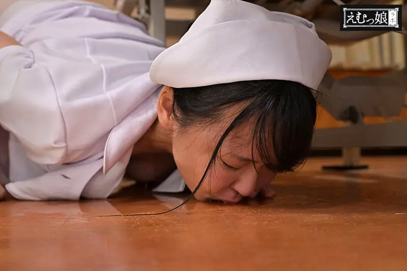 飲尿！喉奥！肛門！患者全員14リットルの異常おしっこ全部飲み干す3穴検尿ナース 池内遥 No.2