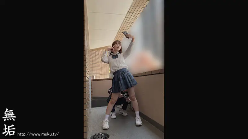 最高にヌける激かわ制服美少女とハメまくりイチャラブSEX 精子出しきるまでパコる超濃厚種付け 美少女2名。大量中出し、ハメ撮り、フェラ顔もイキ顔も最高 松井日奈子 天馬ゆい No.1