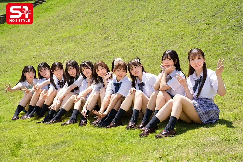 ‘みんなが思う’ 日本一かわいい女子●生、集めました！ 制服着たままエッチしよう No.1