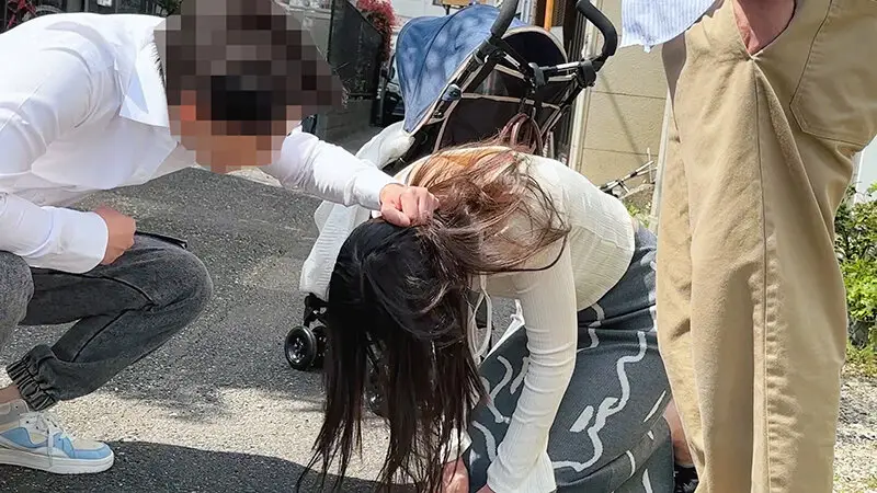 借金返済できない債務者から金の代わりに人妻のマ●コで取り立て お前の立場理解らせてやるよ！ No.3