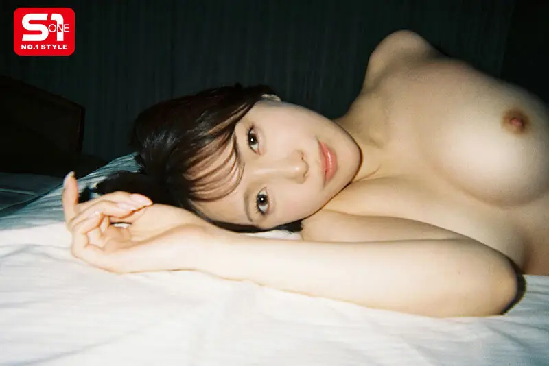 顔も性格もセックスも巨乳ニットもパツパツのジーンズに隠れたお尻も全てが最高のスタイル抜群の骨格ウェーブふんわり柔らか曲線美の俺だけの愛人を早く脱がせてそのカラダを独り占めして一晩中ひたすらにハメまくりたい。 鈴木希 No.2