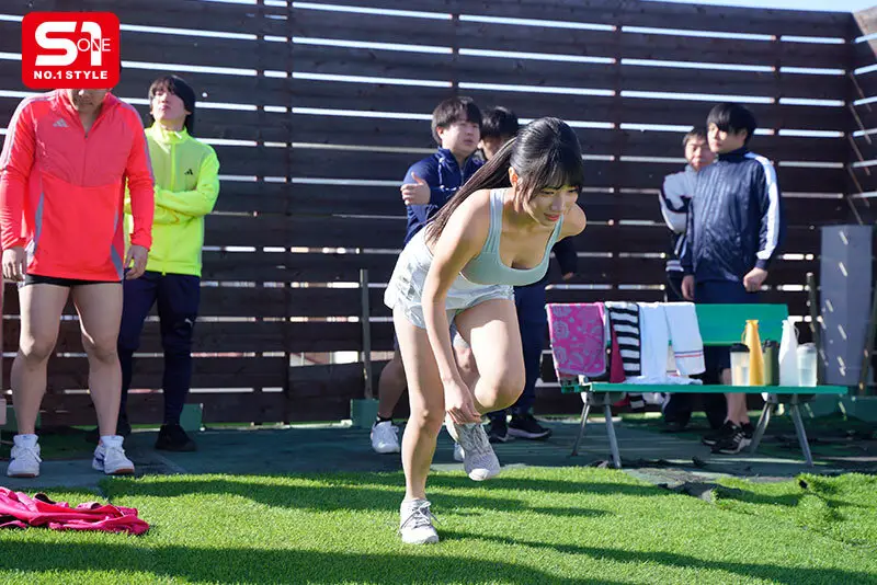 怪我で夢破れた陸上女子エースが選んだ男子選手への貢献… 顔面シャワー性処理係 「私、走っていた頃より…精子を浴びてる今の方が幸せです！」 榊原萌 No.2