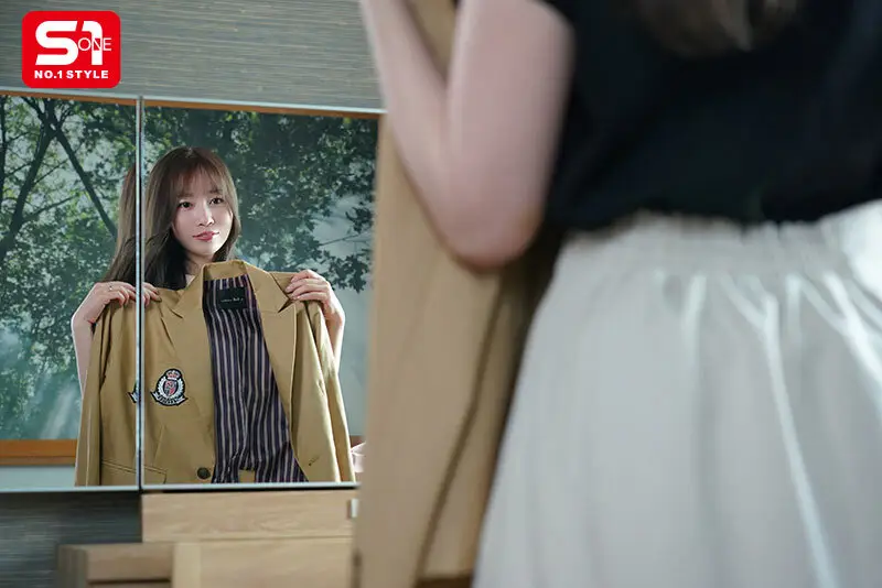 妻の学生時代を知らない俺は姪っ子の制服を盗み着していた妻の姿に異様な興奮を覚えて…5年ぶりに抱いた妻が最高すぎた 夢乃あいか No.1