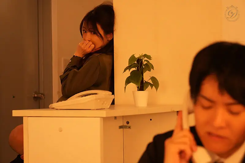 人妻秘書 机の下の密かなクンニ情事―。 小沢菜穂 No.6