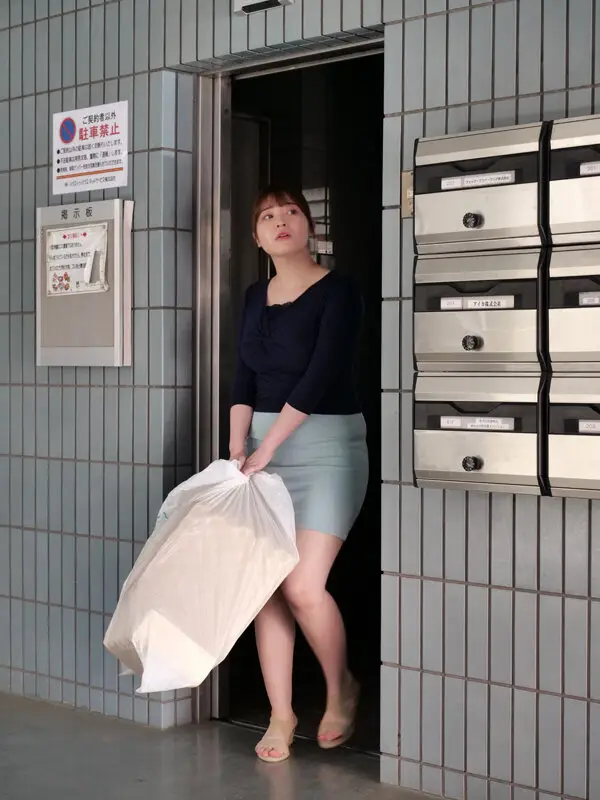 エロ過ぎる体の妻は僕のいいなり・誰の言う事でも聞いてしまう都合の良い性処理妻だった No.1