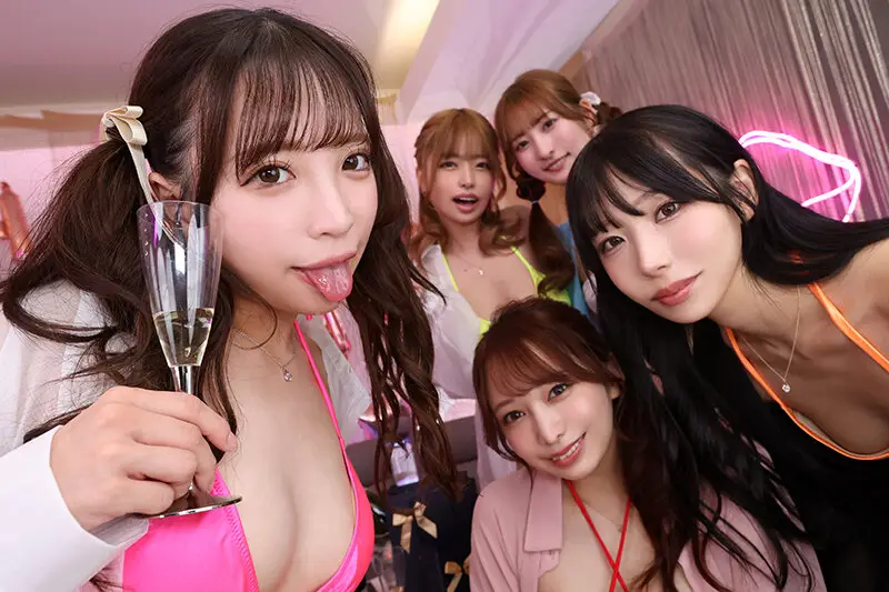 【VR】［おっぱぶシリーズ誕生10周年記念］都内某所にあるハメ放題のセクシーラウンジで人生終了するくらい金も精子も注ぎ込み！！ No.11