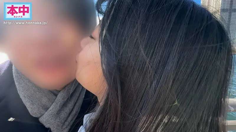 息子と妻が実家に帰省中、息子が通う保育園の可愛いと思っていた小柄な保育士さんをダメ元でデートに誘ったら、初めは断られたけど、次の日にやっぱりOKですと連絡がきて、横浜でデートして、近くのホテルに連れ込んだら、彼女も期待していたのかすごく嬉しそうで… 北岡果林 No.1