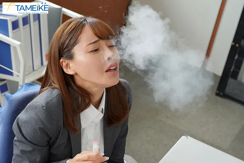 「私と一緒にブッ飛ばない？」生徒の媚薬タバコでケダモノ覚醒！放課後下品にチ○ポを貪るガンギマリ先生 大谷双葉 No.2