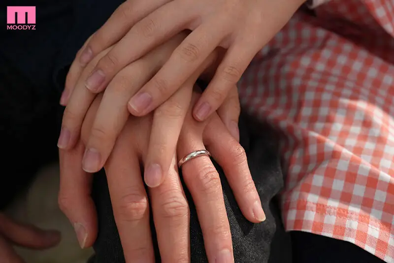 「私は2番目でもイイですよ」妻子が実家帰省中に、乳デカ保母さんの誘いに負けて始まる仮ソメ同棲不倫中出し1週間 彩月七緒 No.20