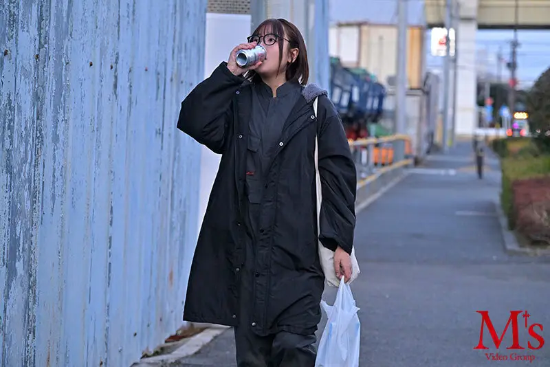 作業着の下に隠されたメスの顔…男だらけの町工場で働く寡黙で孤独な溶接女子が歪んだ本性を曝け出すドM変態カミングアウトAVデビュー 桜庭かりな No.5