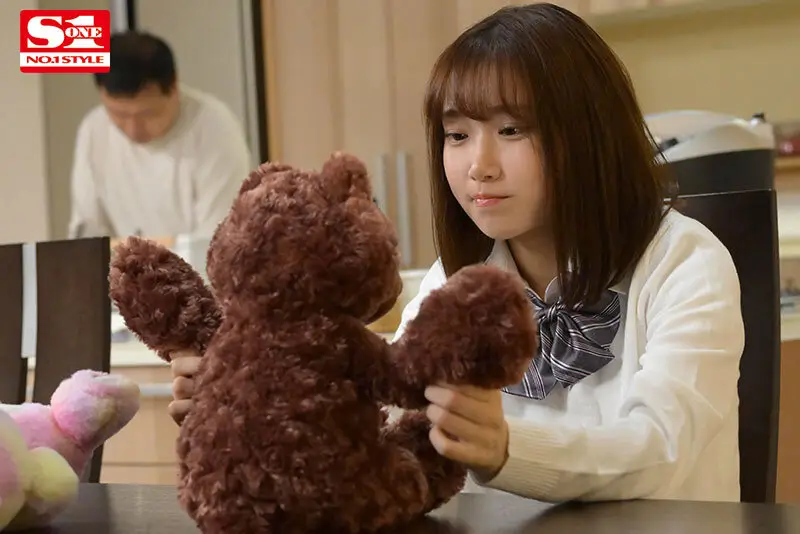 「お風呂はお父さんと一緒がいいもん！」乳だけは大人に実った甘えんぼう連れ子と刺激的すぎる密着バスタイム 安達夕莉 No.1