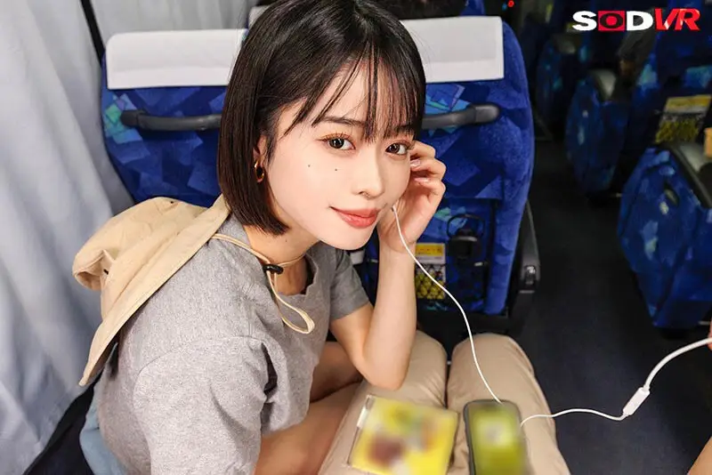 【VR】【8K】【フェス帰り×夜行バス】ライブで意気投合した小悪魔美少女にゼロ距離密着ささやきされ続けた山梨→新宿間 MINAMO No.7