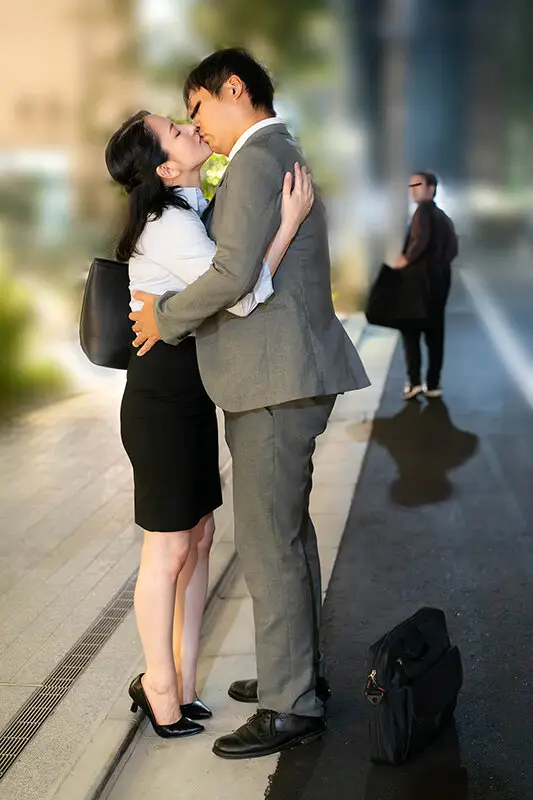 通行人は二度見する！ドラマの主人公のような不意打ち路上キスで火がついたホロ酔い人妻上司は浮気欲が止まらない No.4