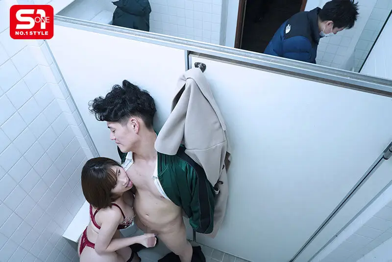 【本当に存在した夜行バス痴女】隣り合わせた謎の美女に消灯から目的地到着まで…一晩中ち●ぽ汁を絞り尽くされたんです。 奥田咲 No.10