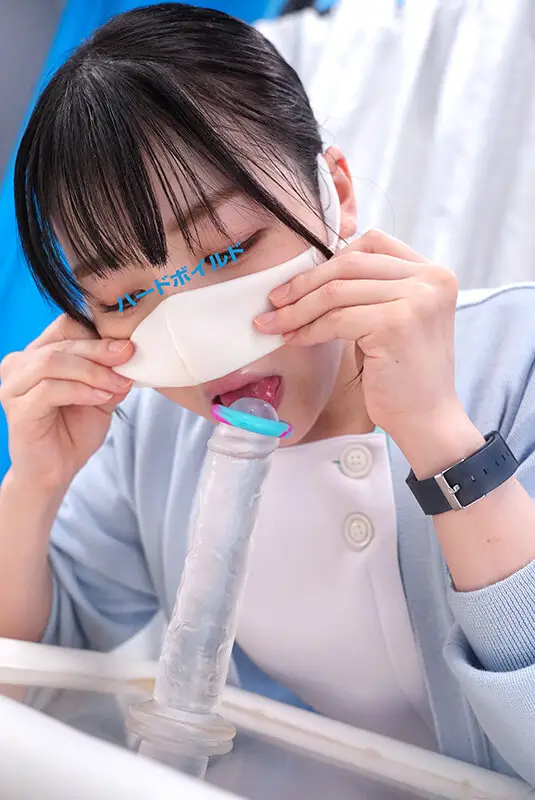 マジックミラー号ハードボイルド 現役看護師がお口のみで包茎皮むき治療に挑戦!皮に包まれた勃起チ〇ポがねっとり舌技でズル剥け!産まれて初めて出てきた亀頭の先から無許可射精がドピュドピュ止まらない!! No.12