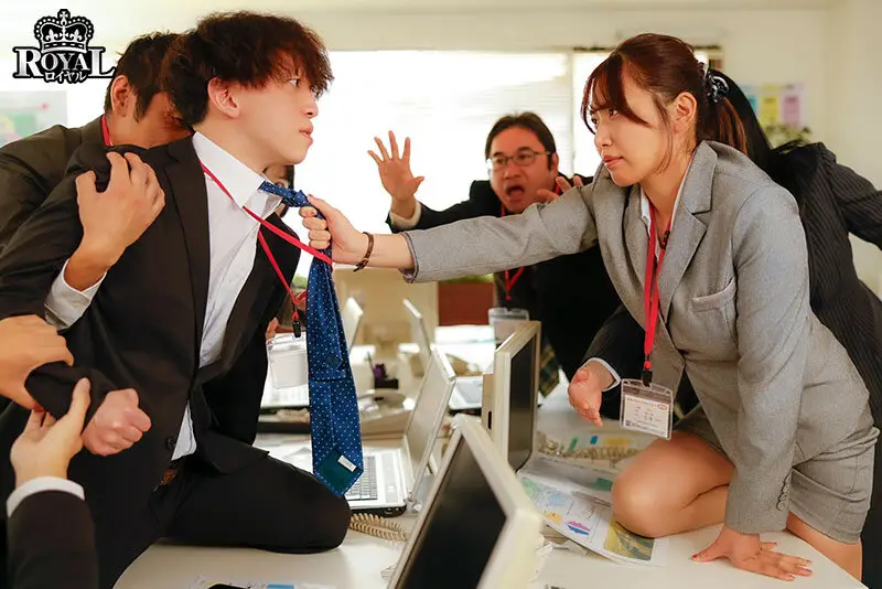 朝起きたら部屋に下着姿の同期女子社員！ いつも生意気で悪態ばかりついてくるのに、甘えてきたので… 七海那美 No.6