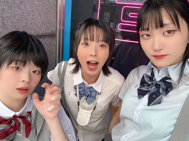 たんぽぽ☆プレゼンツ！やっぱり生が好き 放課後ホテルで可愛すぎる男の娘三人レズアナルセックス・乱交撮影会＃03 No.1