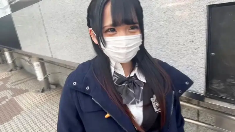 街で見かけた超絶可愛い女子校生は竿あり玉ありのニューハーフちゃん。 No.1