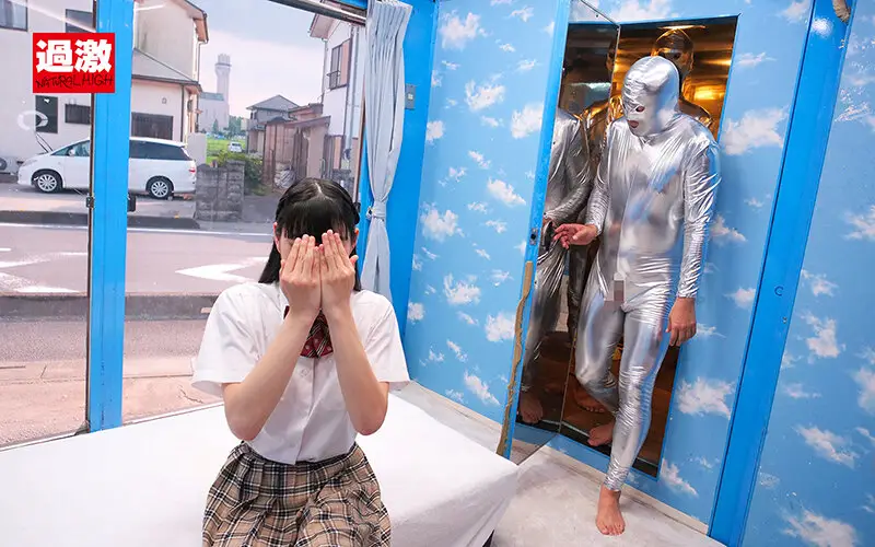 【しゃびー22歳】NHマジックミラー号 制服の似合うニューハーフ娘がおちんちん年齢当てに挑戦！Wチ○ポに挟まれ大興奮！初めての串挿し3Pでケツ穴ぱっくり連続ペニキュン中出し No.4