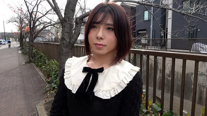 男の娘こはくの人妻ナンパ！人妻熟女さんを連れ込んでレズSEX！？ No.1