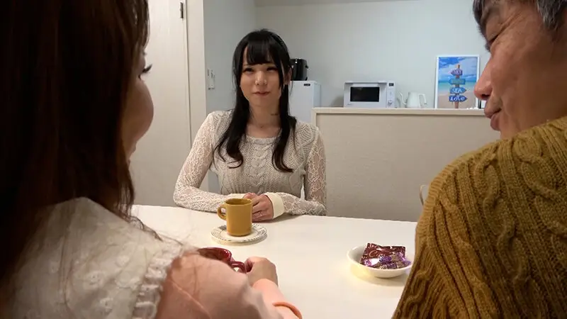結婚したと言う倅の家に挨拶に行くと…出迎えてくれた奥さんが倅で…？？？卒倒する母と思わずムラムラする父、肉欲セックスに溺れる変態家族。 No.2