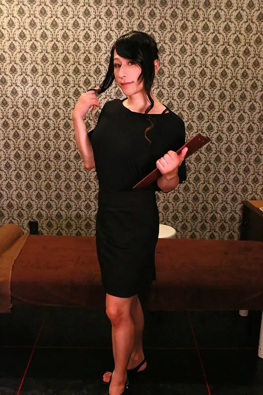 無防備な女性客にチンポ挿入！美人ニューハーフが働く女性専門エステ店（1） No.7